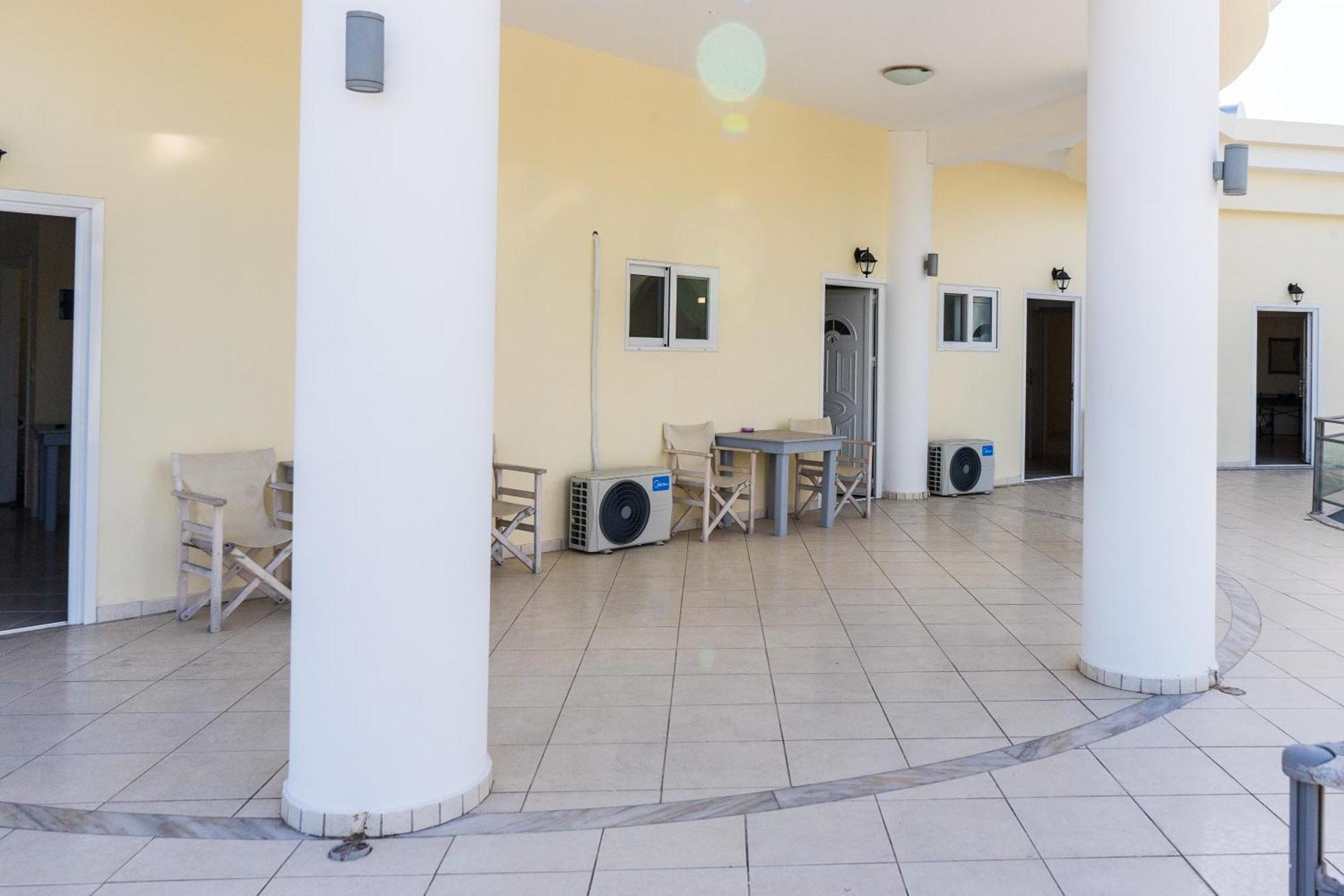Laganas Strip Mall Apartments ภายนอก รูปภาพ